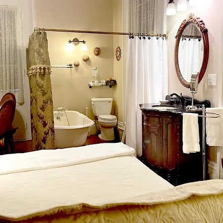 Ashton'S Bed And Breakfast-3